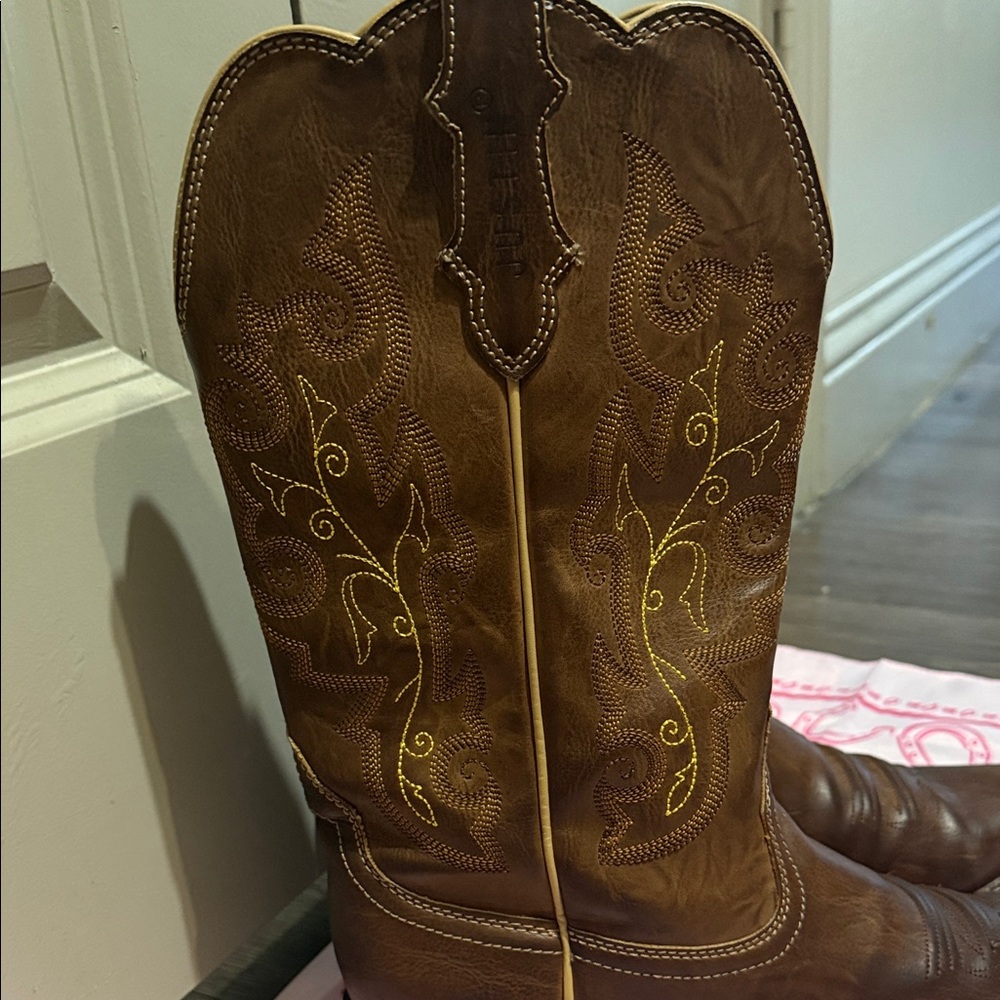 Justin Women’s Cowboy Boots - Picture 2 of 5